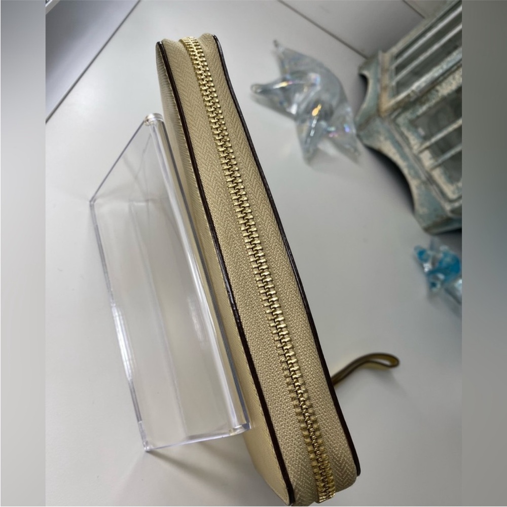 Kate Spade Storybook lining Gold Metallic Wristlet Wallet EUC - Picture 4 of 16
